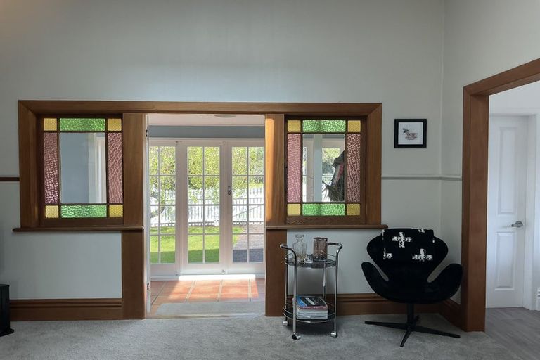 Photo of property in 4 Handley Place, Glen Avon, New Plymouth, 4312