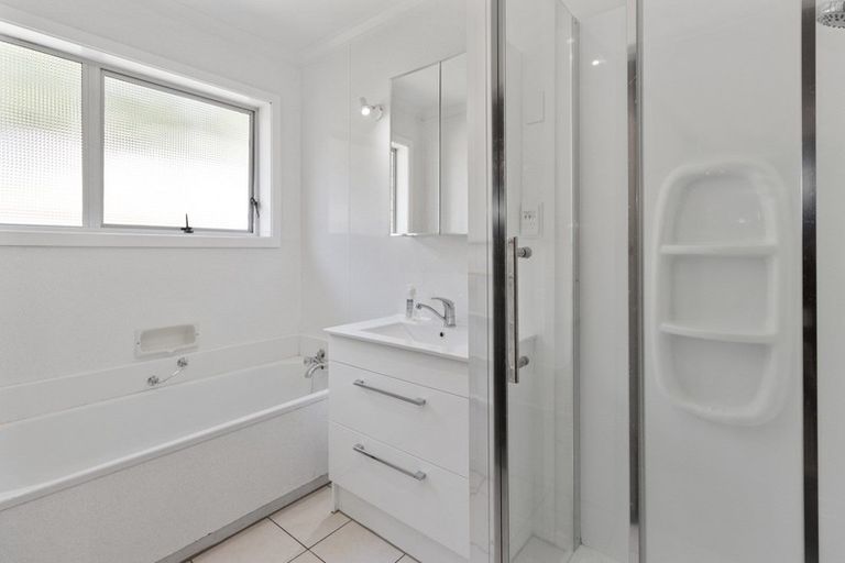 Photo of property in 1 Dillon Place, Hamilton East, Hamilton, 3216