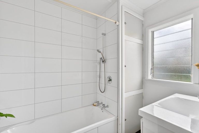 Photo of property in 36 Osier Road, Greenmeadows, Napier, 4112