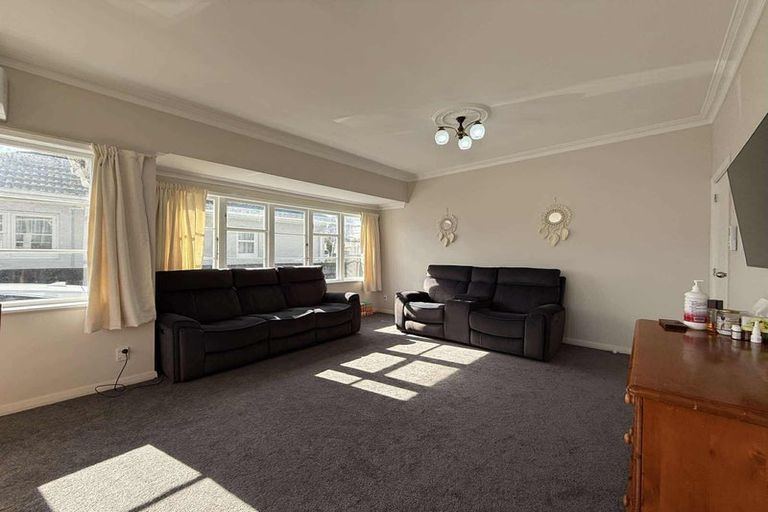 Photo of property in 353 Waiwhetu Road, Fairfield, Lower Hutt, 5011