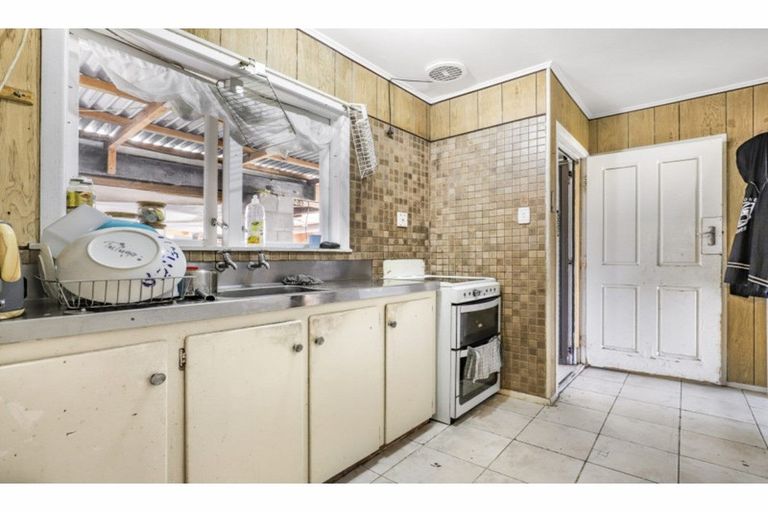 Photo of property in 44 Raglan Street, Mangere East, Auckland, 2024