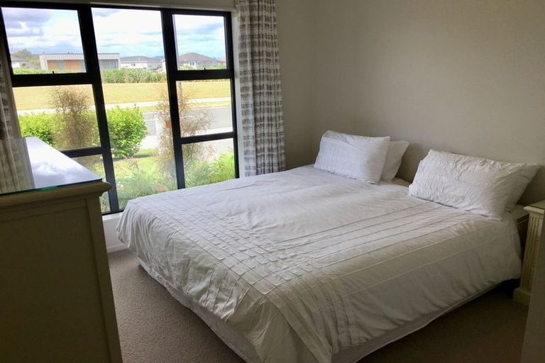 Photo of property in 1 Breton Road, Karaka, Papakura, 2113