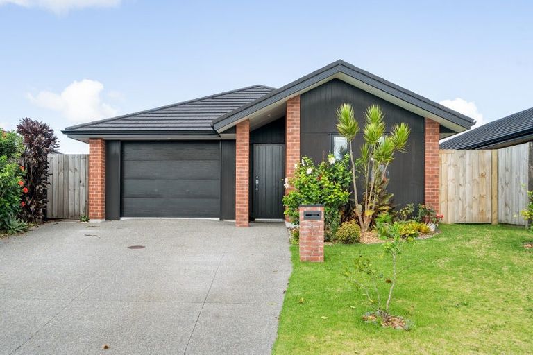 Photo of property in 36 Komata Crescent, Papamoa Beach, Papamoa, 3118