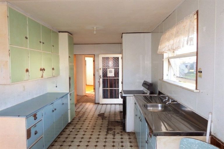 Photo of property in 15 Vera Street, Marton, 4710