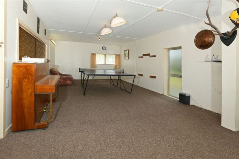 Photo of property in 11 Meadow Crescent, Te Atatu South, Auckland, 0602