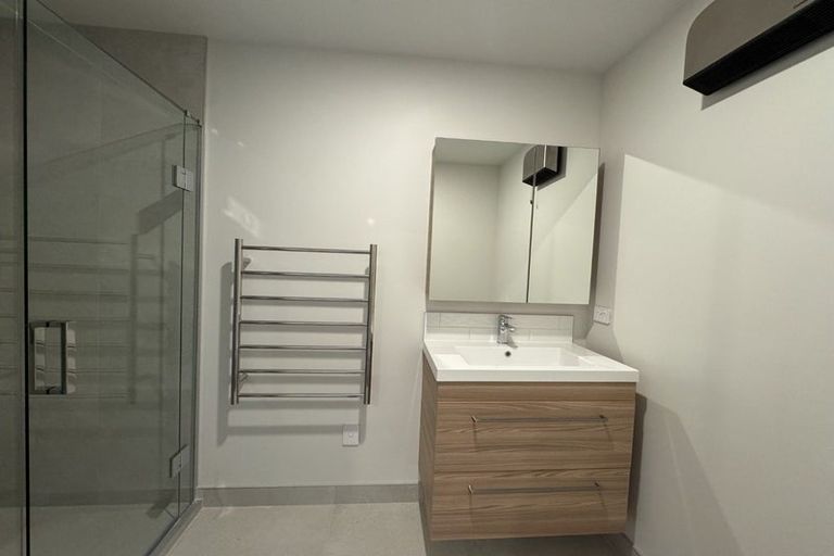 Photo of property in 8/42 Brandon Road, Glen Eden, Auckland, 0602