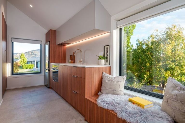 Photo of property in 16 Mccaw Mews, Wanaka, 9305