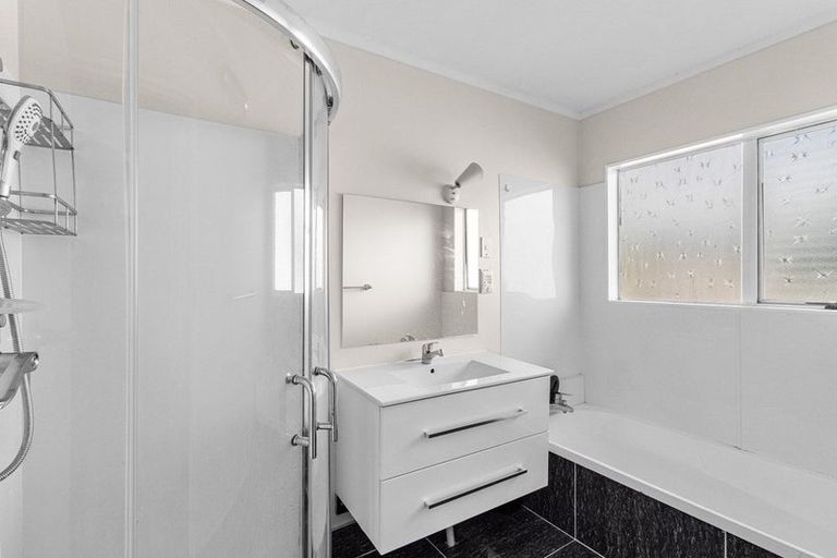 Photo of property in 2/6 Wicklow Place, Bell Block, New Plymouth, 4312