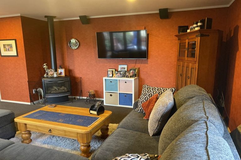 Photo of property in 81 Parnell Heights, Kelvin Grove, Palmerston North, 4414