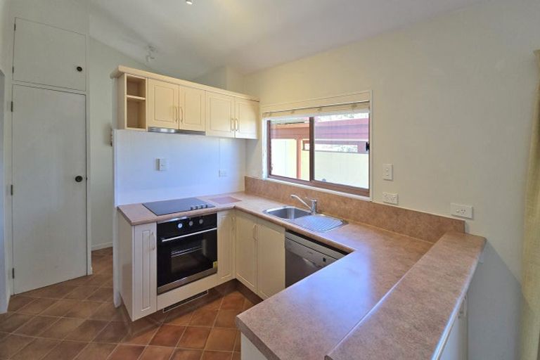 Photo of property in 26 Charles Street, Westshore, Napier, 4110
