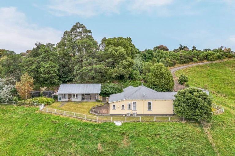 Photo of property in 100 Halcombe Road, Feilding, 4775
