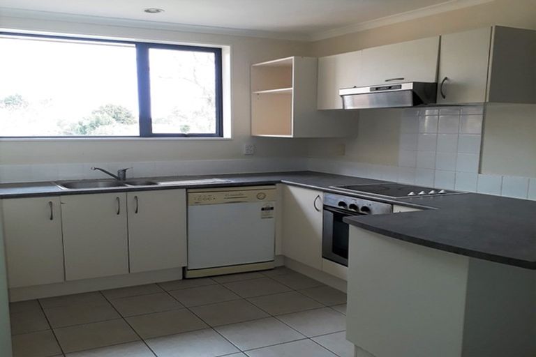 Photo of property in 20 Kathleen Reece Place, Waiuku, 2123