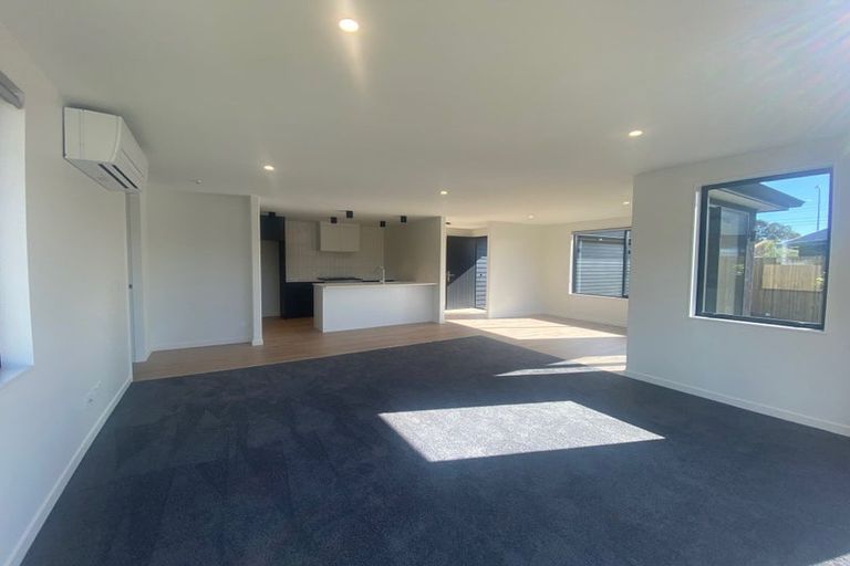 Photo of property in 19 Kaiwaru Place, Waikanae, 5036