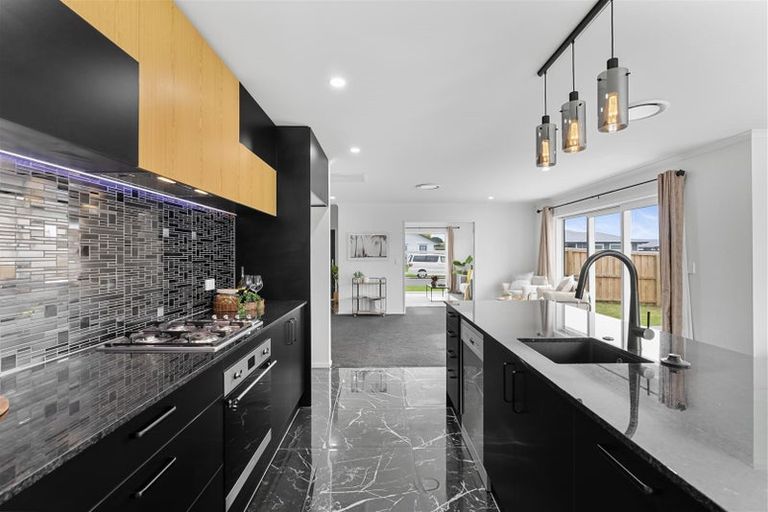 Photo of property in 21 Clonbunny Close, Rolleston, 7614