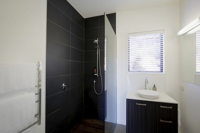 Photo of property in 7 Rabbiters Crescent, Jacks Point, Queenstown, 9371