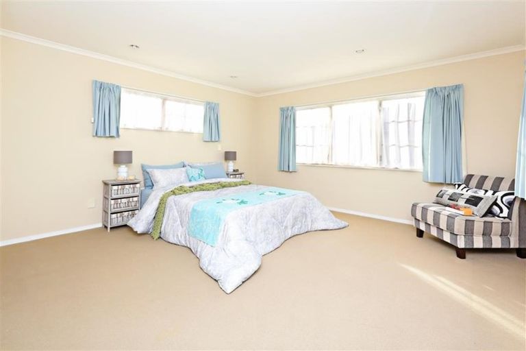 Photo of property in 69 Middlefield Drive, East Tamaki Heights, Auckland, 2016