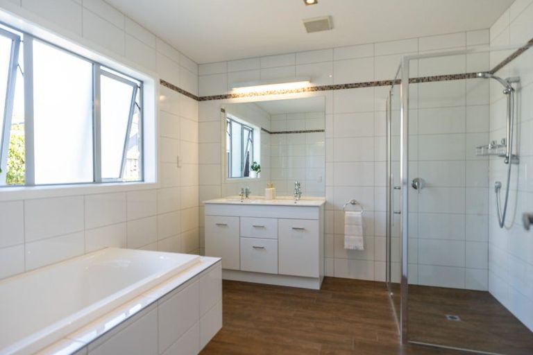 Photo of property in 8 Petrel Close, Paraparaumu Beach, Paraparaumu, 5032