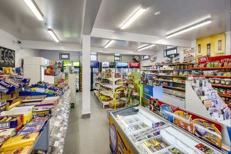 Photo of property in Baysbeds, 83 Shakespeare Road, Bluff Hill, Napier, 4110