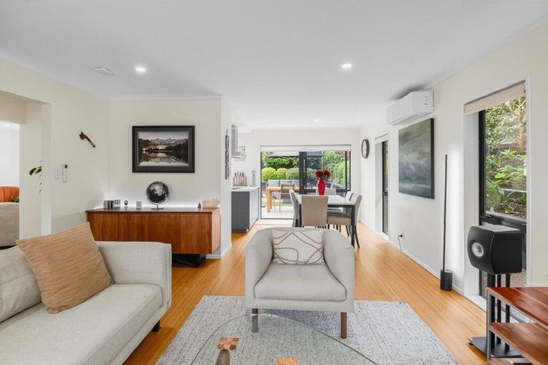 Photo of property in 47 Palmyra Way, Half Moon Bay, Auckland, 2012