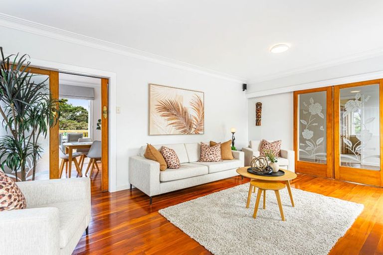 Photo of property in 2/18 Felstead Street, Birkenhead, Auckland, 0626