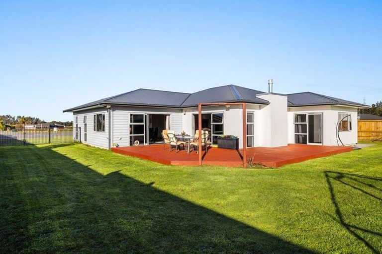 Photo of property in 22 Mercade Close, Stratford, 4332