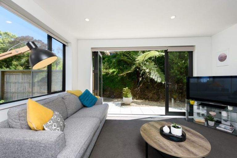 Photo of property in 22/8u Thatcher Crescent, Crofton Downs, Wellington, 6035