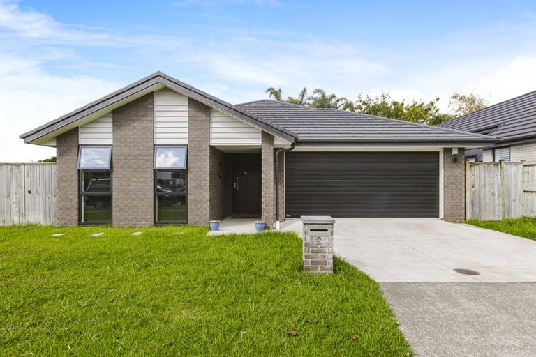 Photo of property in 2 Waituarua Drive, Takanini, 2112