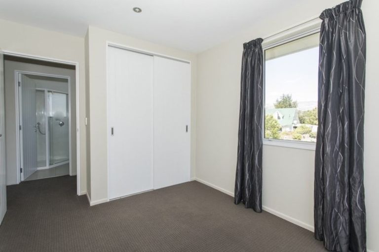 Photo of property in 32 Hunter Crescent, Wanaka, 9305
