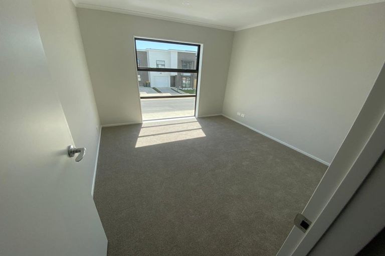 Photo of property in 10 Richard Petterd Way, Swanson, Auckland, 0614