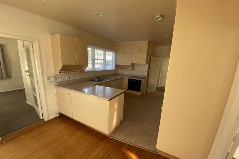 Photo of property in 158f1 Newlands Road, Newlands, Wellington, 6037