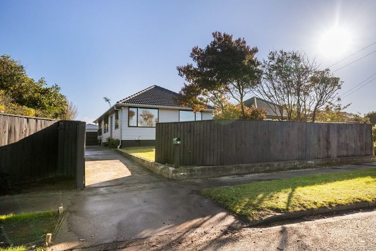 Photo of property in 77 Owles Terrace, New Brighton, Christchurch, 8061