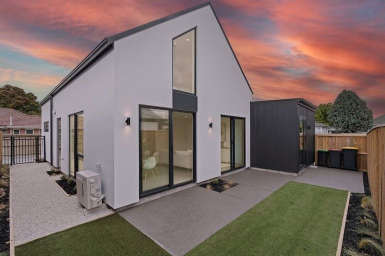 Photo of property in 1/25 Winters Road, Redwood, Christchurch, 8051