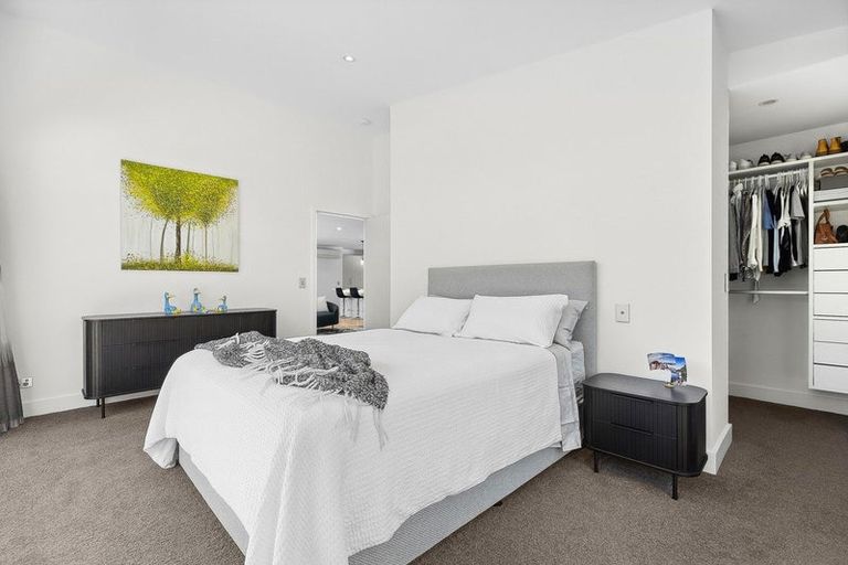 Photo of property in 5 Jessies Crescent, Wanaka, 9305