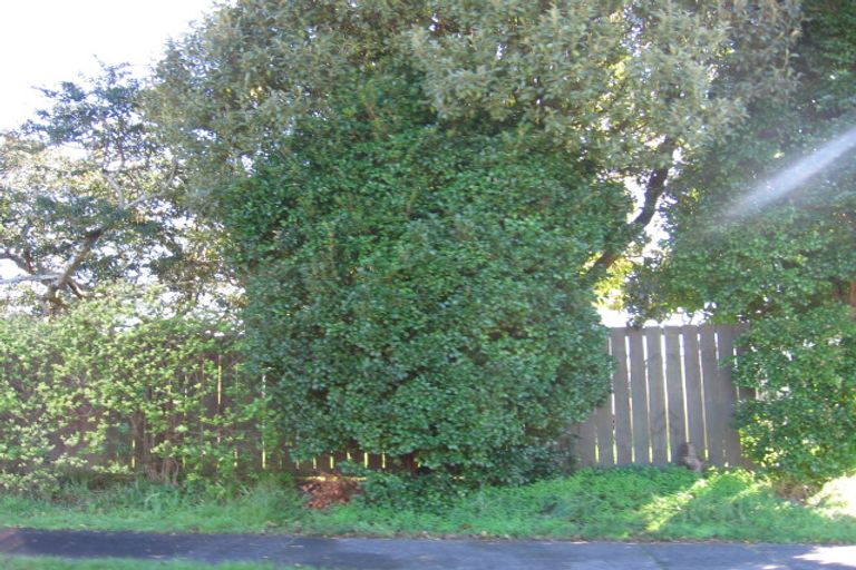 Photo of property in 76 Roberts Road, Te Atatu South, Auckland, 0610