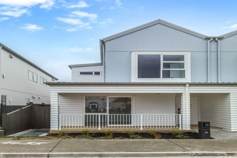 Photo of property in 10 Yellow Pear Lane, Karaka, 2578