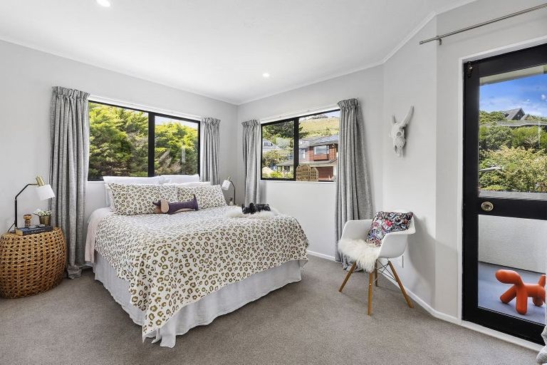 Photo of property in 94 Woodman Drive, Tawa, Wellington, 5028