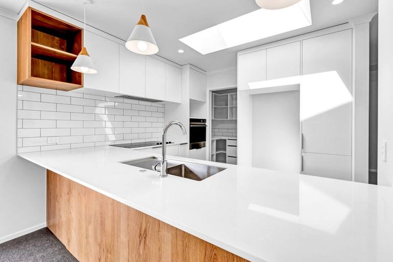 Photo of property in 26 Sycamore Grove, Lower Vogeltown, New Plymouth, 4310