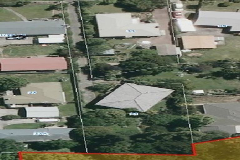 Photo of property in 31 Tirimoana Road, Te Atatu South, Auckland, 0602