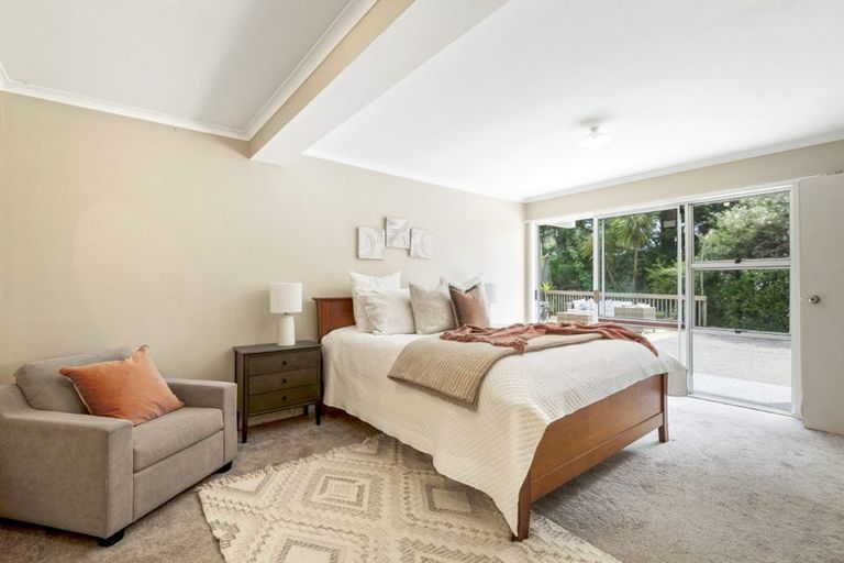 Photo of property in 8 Tranquil Glade, Hillcrest, Auckland, 0627