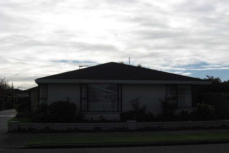 Photo of property in 154 Sawyers Arms Road, Northcote, Christchurch, 8052