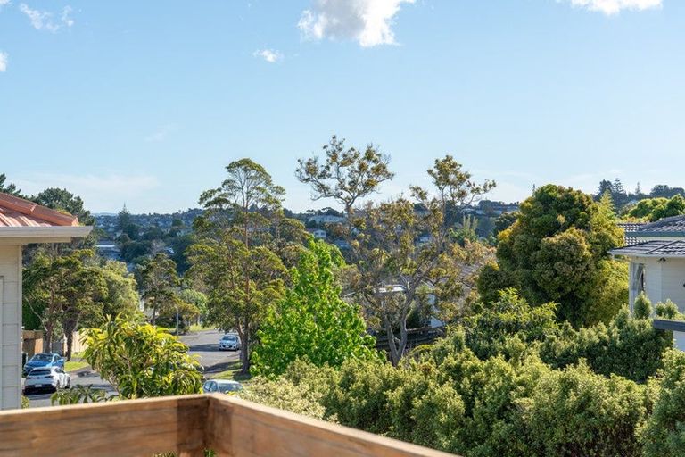 Photo of property in 1/65 Lavery Place, Sunnynook, Auckland, 0632
