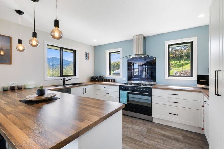 Photo of property in 127 Mytton Heights, Motueka, 7196