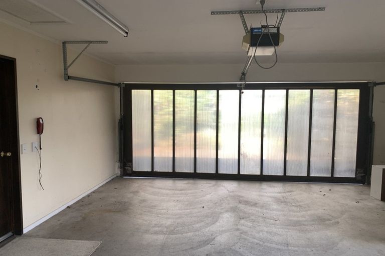 Photo of property in 3 Aintree Grove, Churton Park, Wellington, 6037