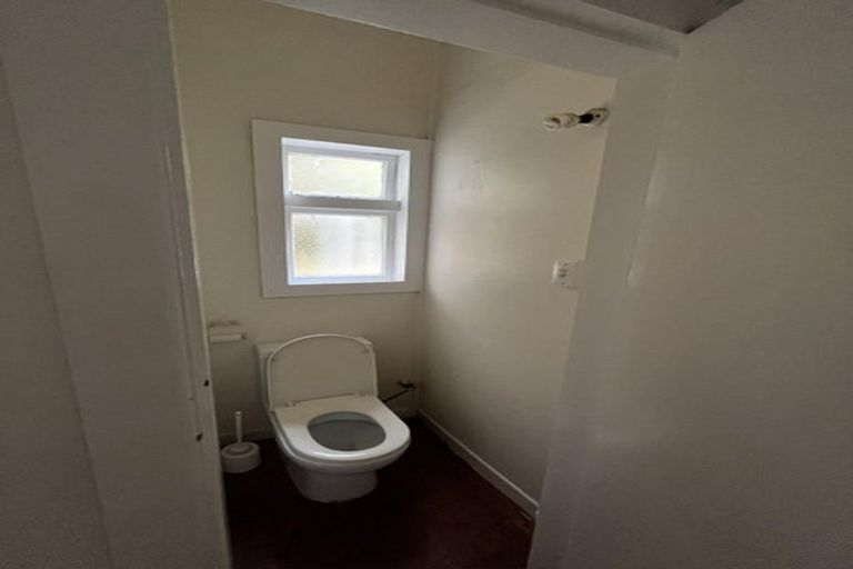 Photo of property in 75 Todman Street, Brooklyn, Wellington, 6021