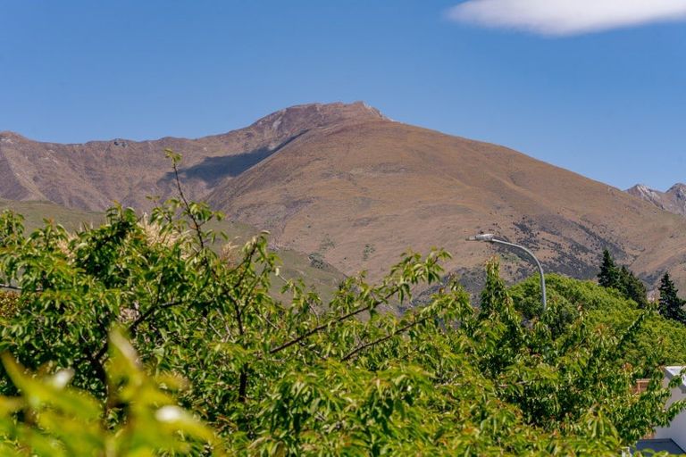 Photo of property in 12 Jessies Crescent, Wanaka, 9305