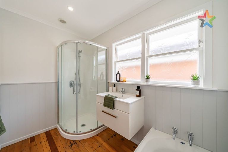 Photo of property in 7a Rosebank Avenue, Avalon, Lower Hutt, 5011