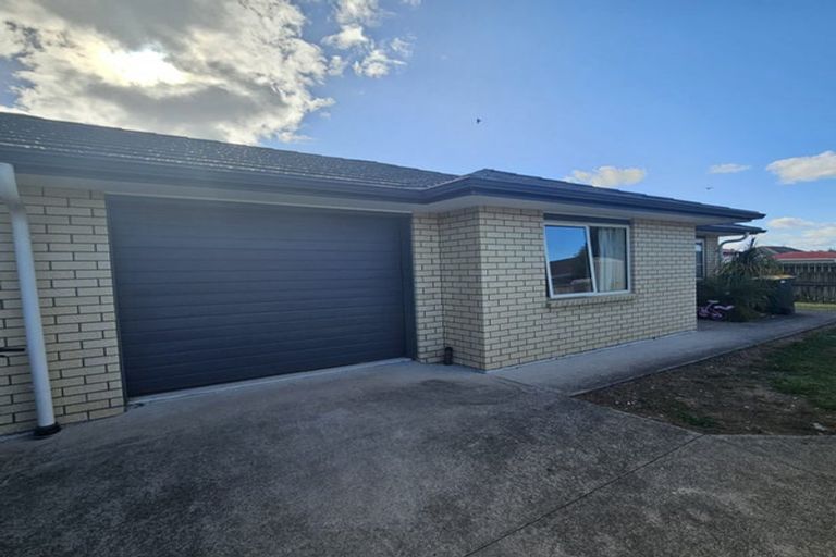 Photo of property in 6 Glen Norman Avenue, Henderson, Auckland, 0610