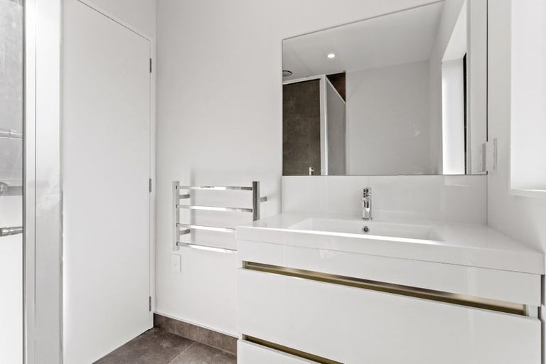 Photo of property in 2/110 Kervil Avenue, Te Atatu Peninsula, Auckland, 0610