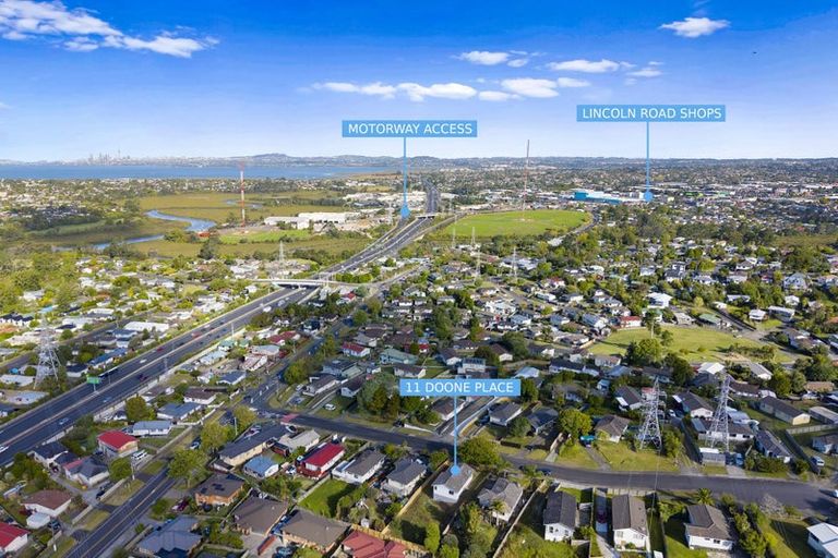 Photo of property in 11 Doone Place, Massey, Auckland, 0614