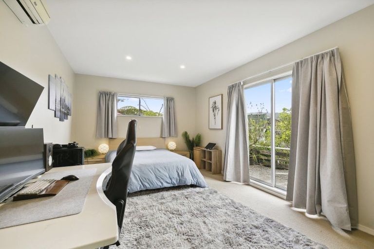 Photo of property in 12 Mcmahon Way, Paparangi, Wellington, 6037
